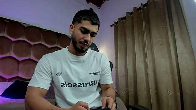 Franco banderas online show from February 17, 2026, 11:40 am