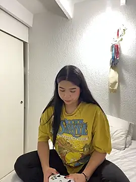 Snapshot of Mylarossi chatting on February 9, 2026, 11:03 pm Mylarossi online show from February 9, 2026, 11:03 pm