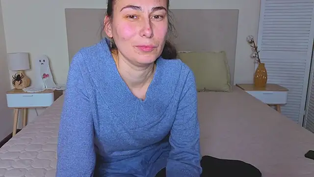 Snapshot of Olivia_milf_ chatting on November 30, 2025, 9:48 pm Olivia milf online show from November 30, 2025, 9:48 pm