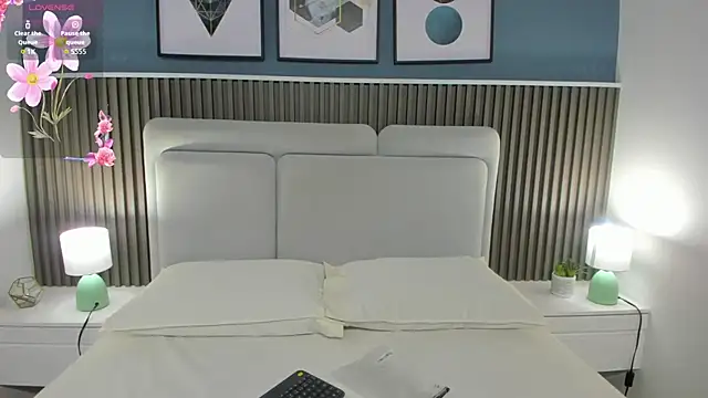 Miia cute18 online show from April 16, 2026, 11:22 am