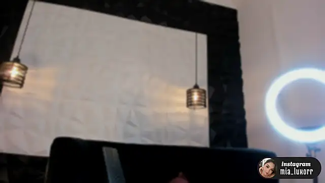 Snapshot of Mia_Luxor chatting on February 23, 2026, 11:44 am Mia Luxor online show from February 23, 2026, 11:44 am