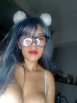 RoxieHart05 online show from March 28, 2026, 4:24 am