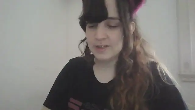 Snapshot of Darkytah chatting on December 20, 2025, 1:03 pm Darkytah online show from December 20, 2025, 1:03 pm