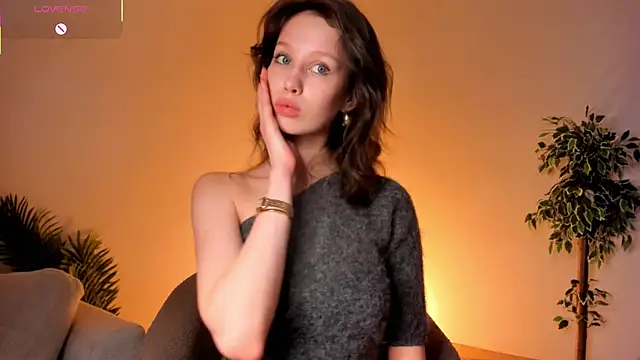 LachelleFrommer online show from March 3, 2026, 2:29 am