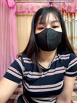 Snapshot of MintShow18 chatting on January 5, 2026, 10:35 pm MintShow18 online show from January 5, 2026, 10:35 pm