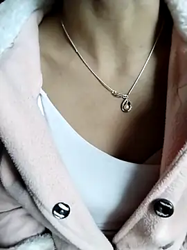 Snapshot of iam-eli chatting on December 19, 2025, 12:47 am iam-eli online show from December 19, 2025, 12:47 am