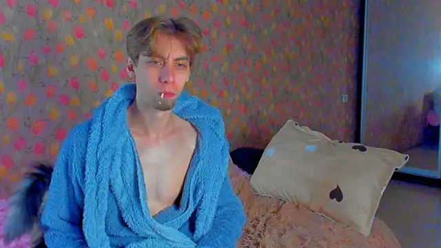 Snapshot of Exxxry chatting on December 1, 2025, 12:39 pm Exxxry online show from December 1, 2025, 12:39 pm