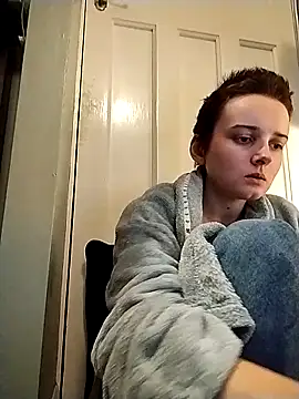 Amy01112 online show from February 6, 2026, 5:53 pm