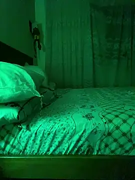 Petebulimia online show from February 25, 2026, 4:45 am