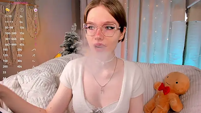 Snapshot of AnGee_ chatting on December 21, 2025, 11:45 am AnGee online show from December 21, 2025, 11:45 am