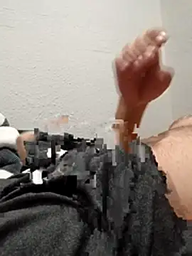 Lalin2323 online show from March 23, 2026, 12:11 am