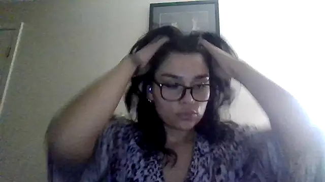 lunabellaX0 online show from December 3, 2025, 11:04 pm