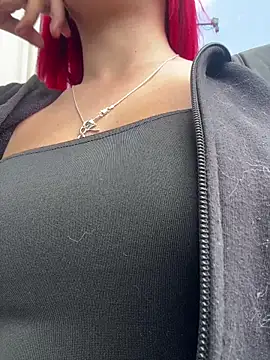 Scarlett firee online show from January 8, 2026, 4:02 pm