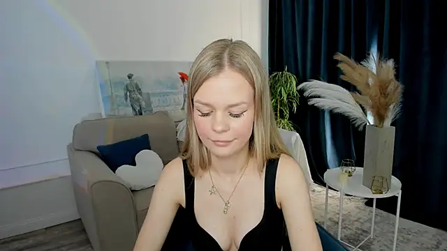 MidnighteAura online show from June 14, 2026, 11:22 am