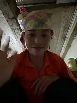 Snapshot of Lilik2 chatting on December 16, 2025, 3:27 pm Lilik2 online show from December 16, 2025, 3:27 pm