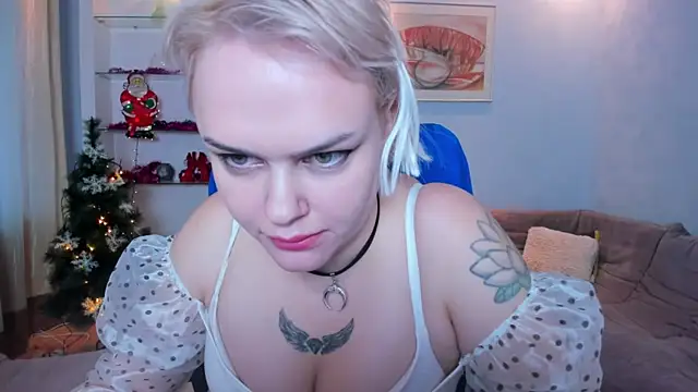 Snapshot of KamillaJei chatting on January 7, 2026, 6:40 am KamillaJei online show from January 7, 2026, 6:40 am