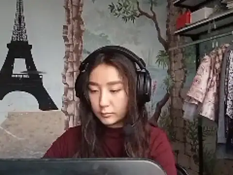 Sofiaherexo online show from December 4, 2025, 9:30 am