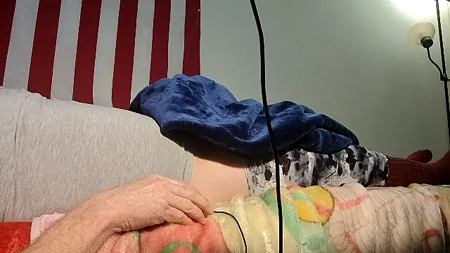 Snapshot of Olewrench35 chatting on December 2, 2025, 5:36 pm Olewrench35 online show from December 2, 2025, 5:36 pm