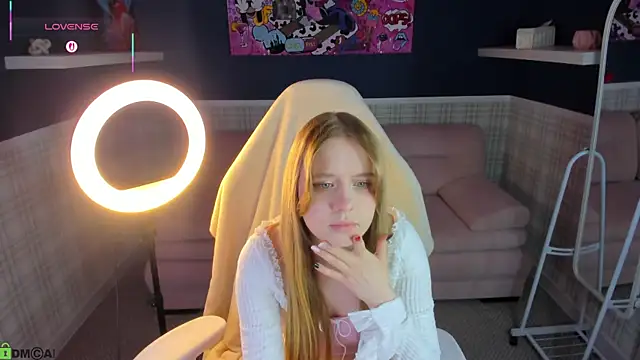 Victori Fox online show from April 17, 2026, 11:51 pm