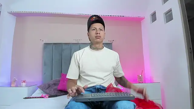 kaylaa sex online show from January 15, 2026, 1:25 pm