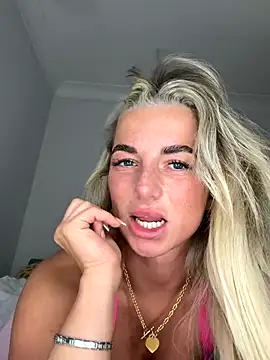 SexyCee x online show from December 1, 2025, 9:15 pm