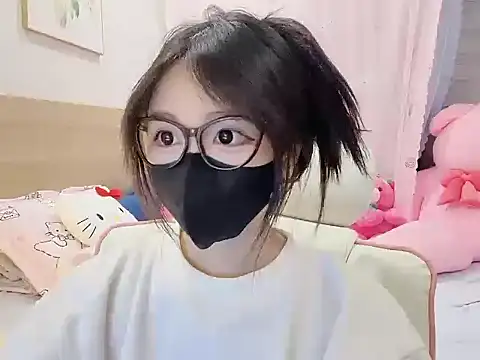 Yuyu-baobei online show from December 3, 2025, 5:01 pm