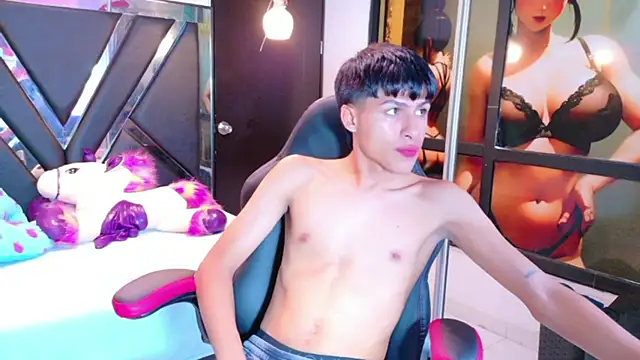 StormLuxX online show from February 8, 2026, 6:27 pm