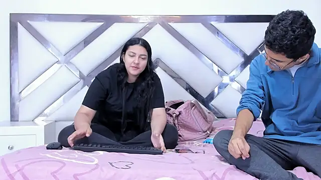 Snapshot of Alexandmelyy chatting on December 16, 2025, 12:31 pm Alexandmelyy online show from December 16, 2025, 12:31 pm