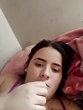 Snapshot of eujaamii chatting on December 2, 2025, 2:52 pm eujaamii online show from December 2, 2025, 2:52 pm