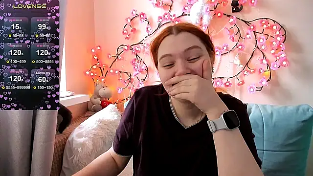 Snapshot of Ungoliant_Kiss chatting on April 26, 2026, 12:35 pm Ungoliant Kiss online show from April 26, 2026, 12:35 pm