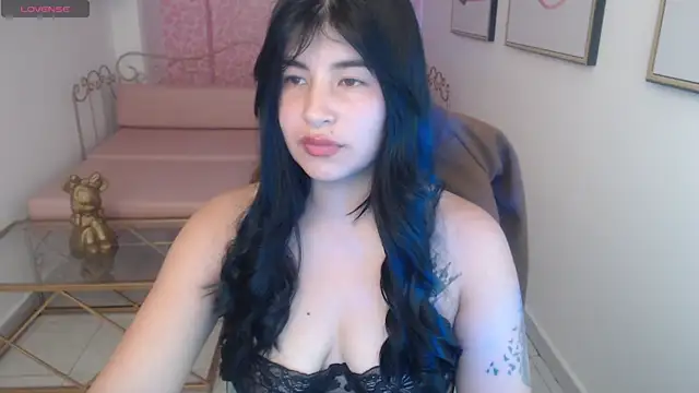 Snapshot of Nina_harpper_ chatting on February 11, 2026, 1:00 pm Nina harpper online show from February 11, 2026, 1:00 pm