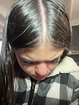 Camila Duarte2 online show from January 14, 2026, 1:37 pm