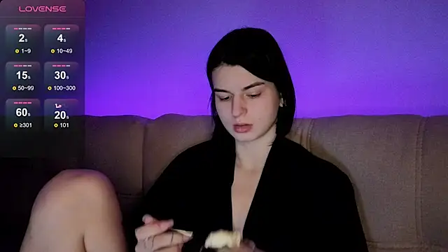 lololozhechka online show from March 11, 2026, 8:14 pm