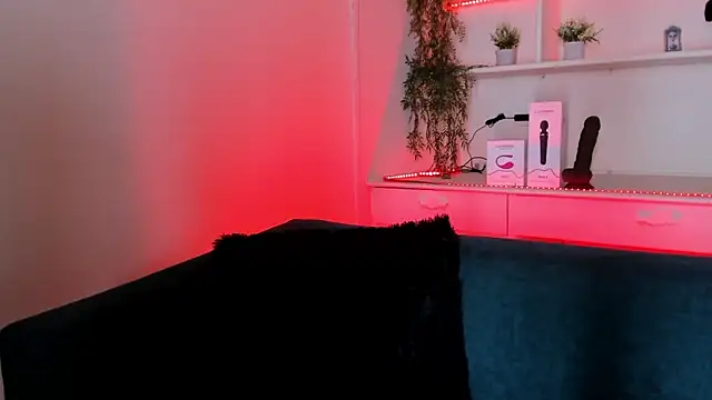 Snapshot of Saelivrae chatting on February 8, 2026, 6:49 pm Saelivrae online show from February 8, 2026, 6:49 pm