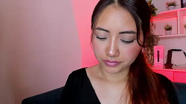 Snapshot of Saelivrae chatting on February 5, 2026, 7:21 pm Saelivrae online show from February 5, 2026, 7:21 pm