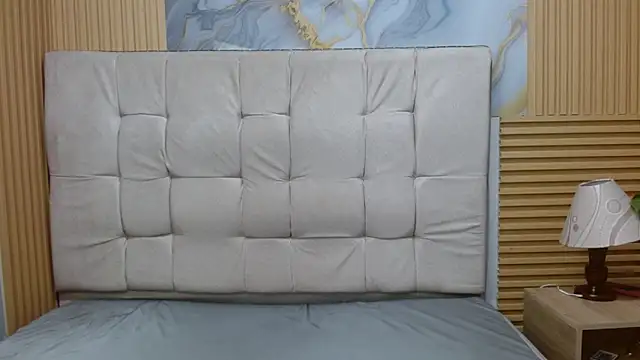 millyjones303av online show from December 2, 2025, 5:25 pm