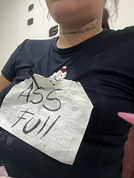 Snapshot of Slut_Dirty_Nastyy chatting on February 18, 2026, 4:54 am Slut Dirty Nastyy online show from February 18, 2026, 4:54 am