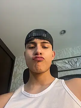 Snapshot of Lander_Cruz chatting on April 30, 2026, 8:57 pm Lander Cruz online show from April 30, 2026, 8:57 pm