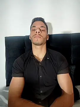 LeoThomson online show from December 4, 2025, 12:04 pm