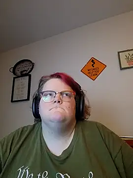 LiaraStrife online show from December 2, 2025, 6:37 am