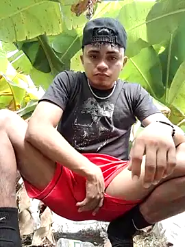 Snapshot of youngboypiss chatting on December 3, 2025, 1:10 pm youngboypiss online show from December 3, 2025, 1:10 pm