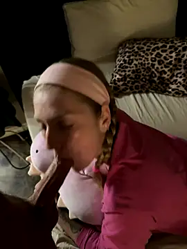 FrankandBaby online show from December 3, 2025, 3:18 am