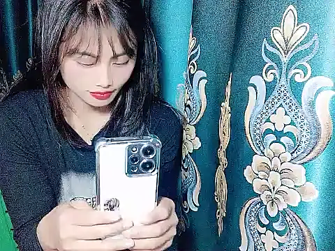 Snapshot of Nana569 chatting on February 8, 2026, 9:12 pm Nana569 online show from February 8, 2026, 9:12 pm