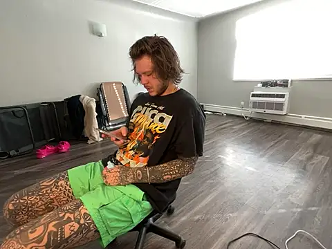 Tatertats online show from December 4, 2025, 9:14 pm