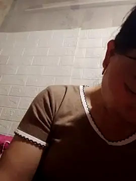 Lili-123k online show from April 18, 2026, 7:40 pm