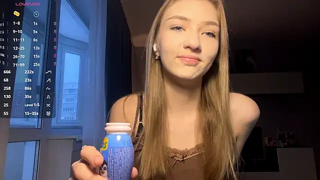 AveryBerkson online show from December 19, 2025, 3:10 am