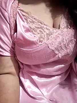 Snapshot of hottyrose69 chatting on February 11, 2026, 3:23 pm hottyrose69 online show from February 11, 2026, 3:23 pm