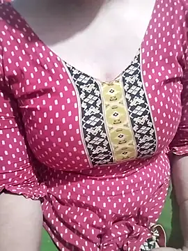 Snapshot of hottyrose69 chatting on February 22, 2026, 6:05 am hottyrose69 online show from February 22, 2026, 6:05 am