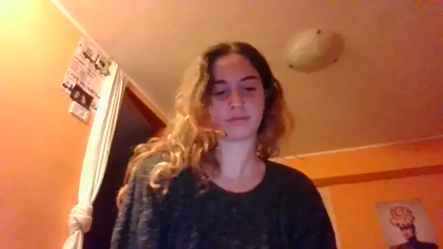 Snapshot of HornyJuliaXO chatting on December 3, 2025, 2:12 am HornyJuliaXO online show from December 3, 2025, 2:12 am