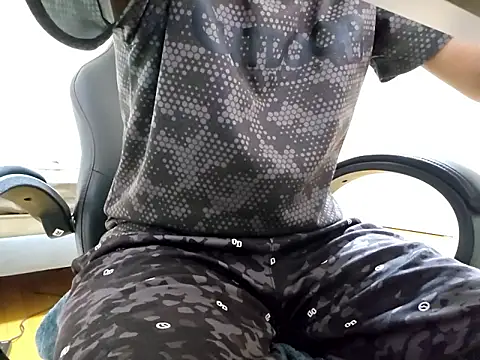 kaizer826 online show from December 22, 2025, 12:16 pm